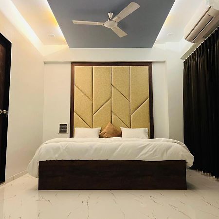 Hotel New City Light Σουράτ Εξωτερικό φωτογραφία