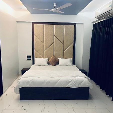 Hotel New City Light Σουράτ Εξωτερικό φωτογραφία