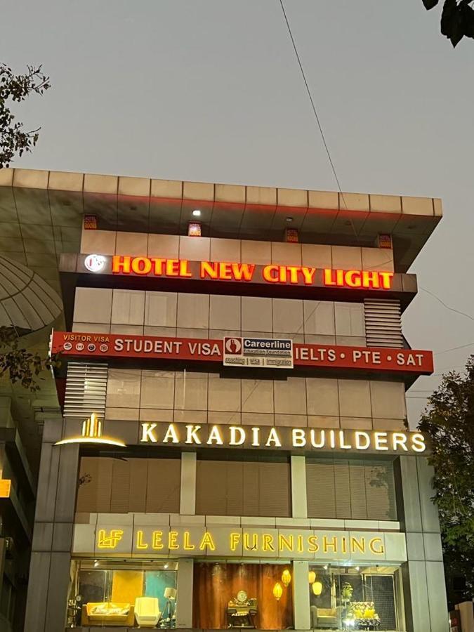 Hotel New City Light Σουράτ Εξωτερικό φωτογραφία