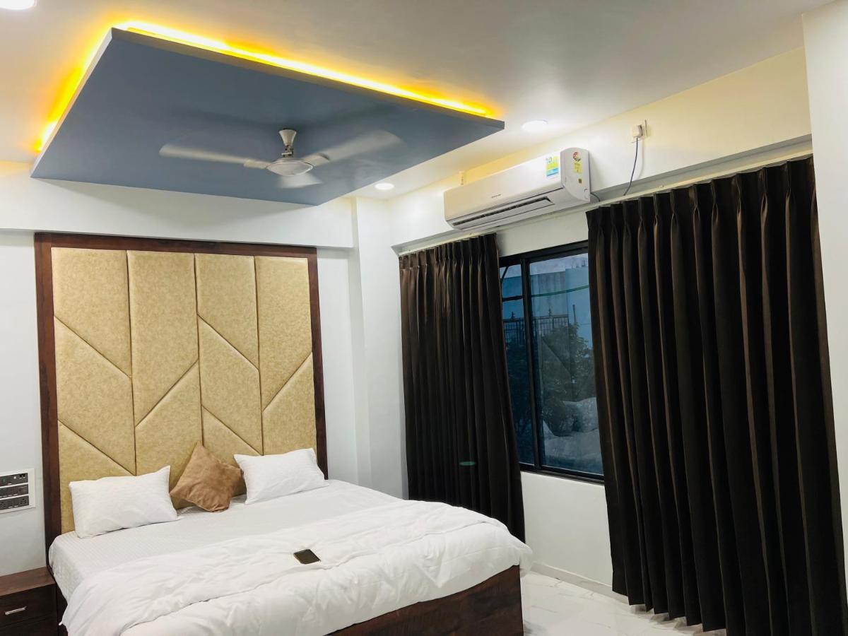 Hotel New City Light Σουράτ Εξωτερικό φωτογραφία