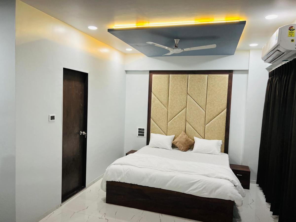 Hotel New City Light Σουράτ Εξωτερικό φωτογραφία