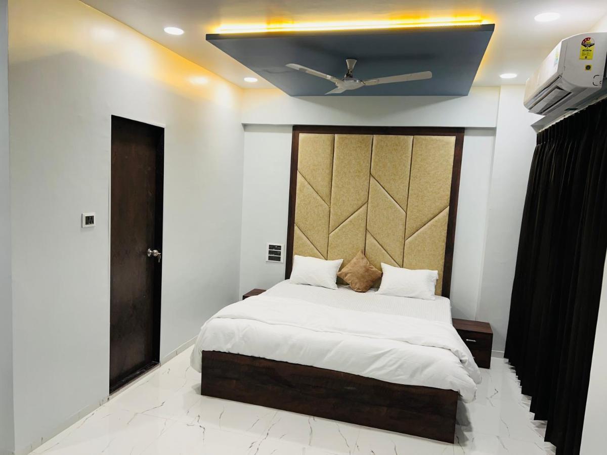 Hotel New City Light Σουράτ Εξωτερικό φωτογραφία