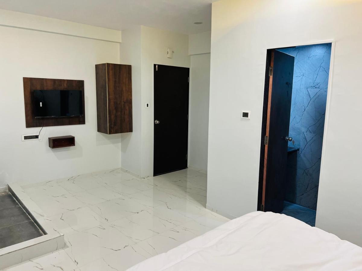 Hotel New City Light Σουράτ Εξωτερικό φωτογραφία